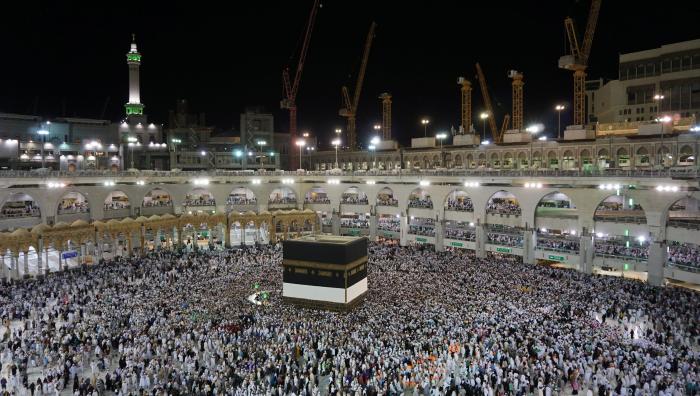 Hajj eid mecca pilgrimage muslims al gather adha when why begins does million than today cbs